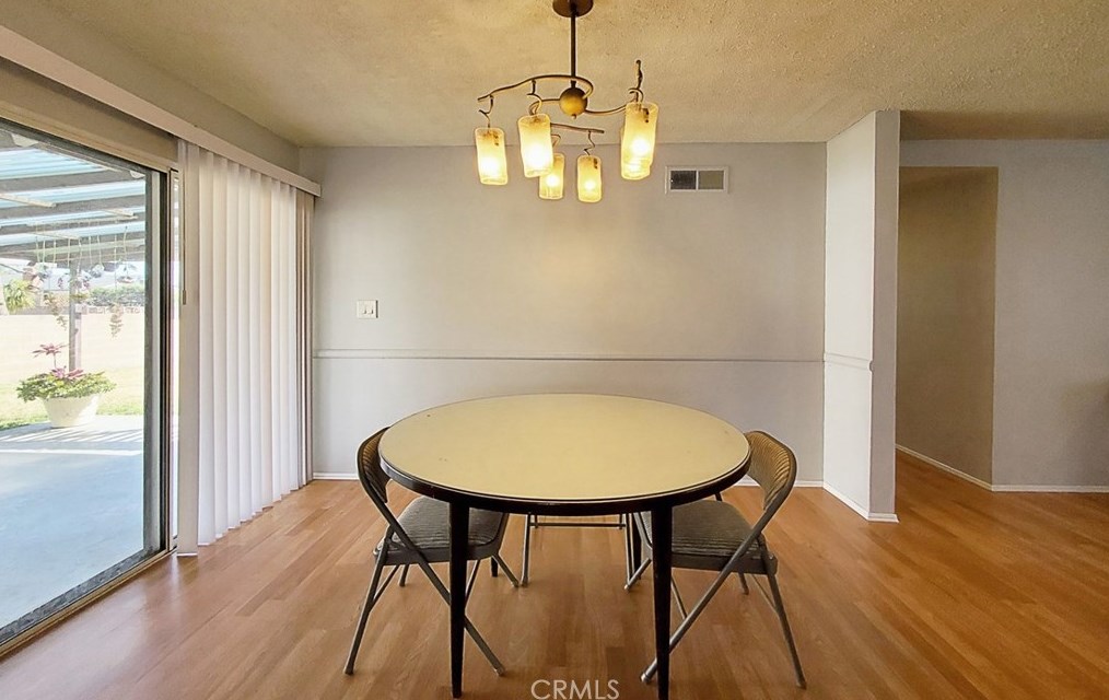 16552 Hart Cir, Huntington Beach CA  92647-4815 exterior