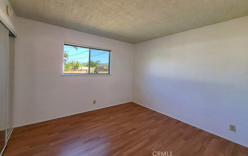 16552 Hart Cir, Huntington Beach CA  92647-4815 exterior