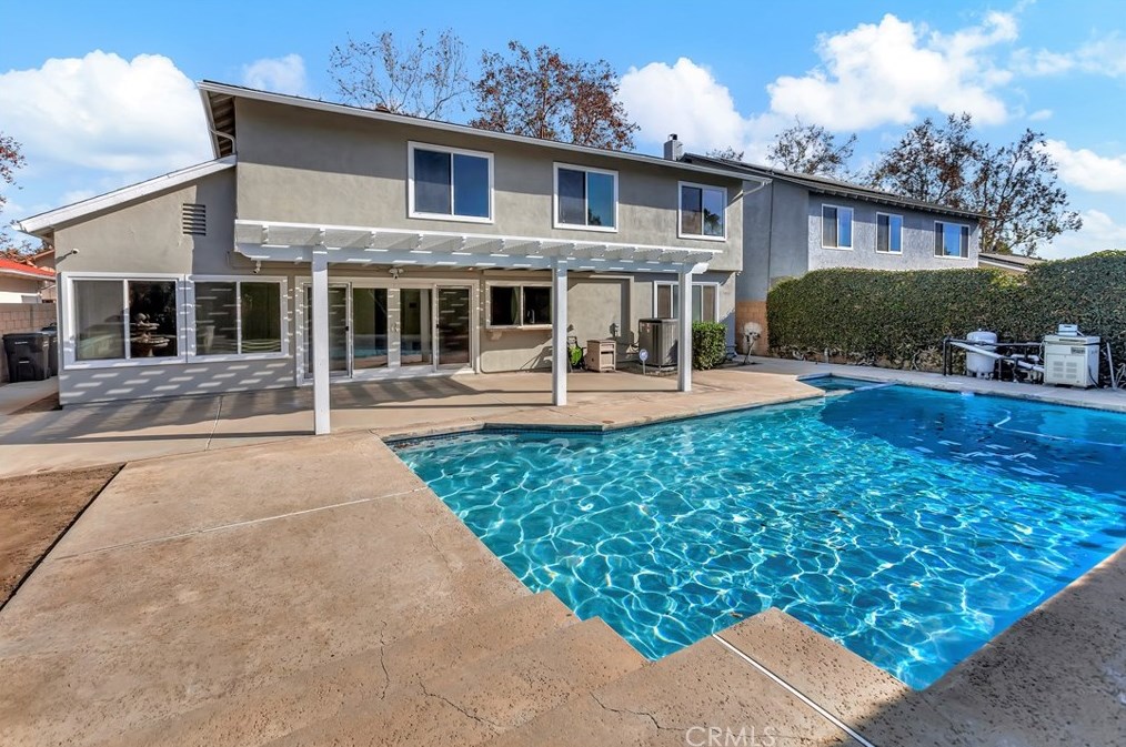 17503 Lori Ann Ln, Artesia, CA 90703-8521
