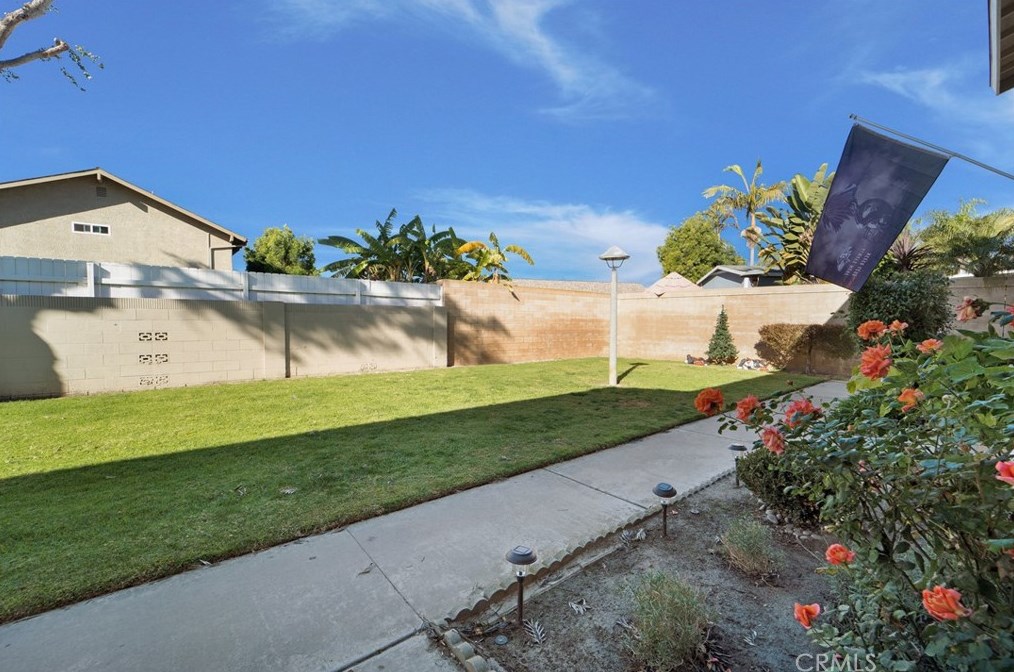 19745 Keswick Ln, Huntington Beach, CA 92646