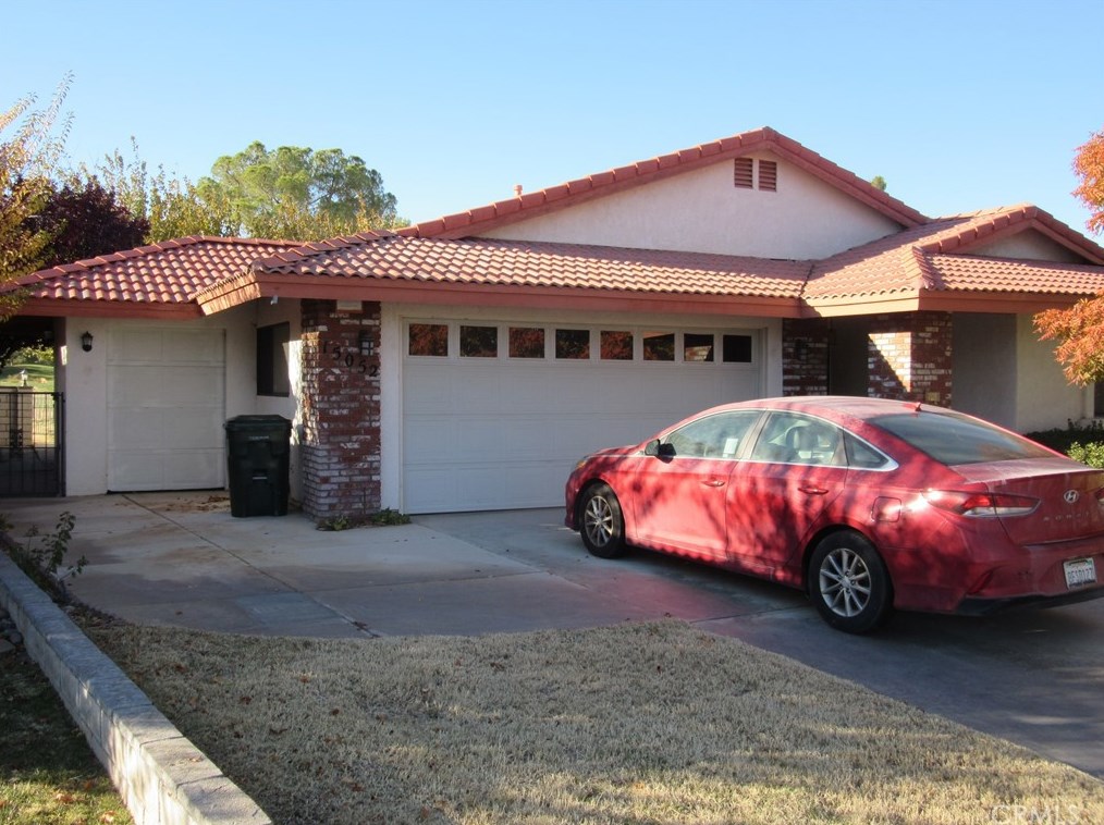 15052 Blue Grass Dr, Helendale, CA 92342