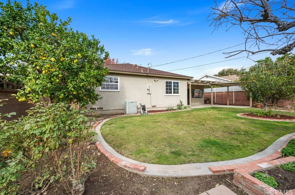 934 E Mayfair Ave, Orange, CA 92867