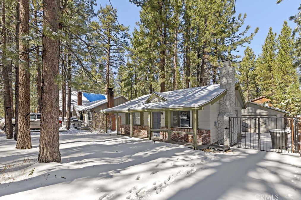 813 Sugarloaf Blvd, Big Bear City, CA 92314
