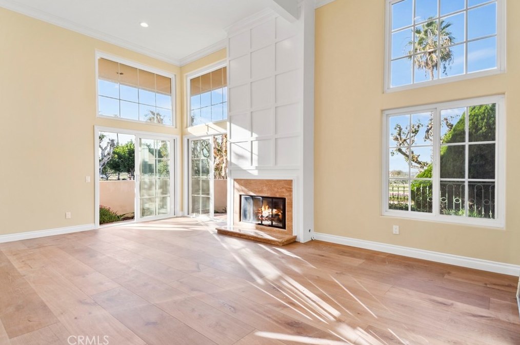 19245 Seabrook Ln, Huntington Beach CA  92648-5521 exterior