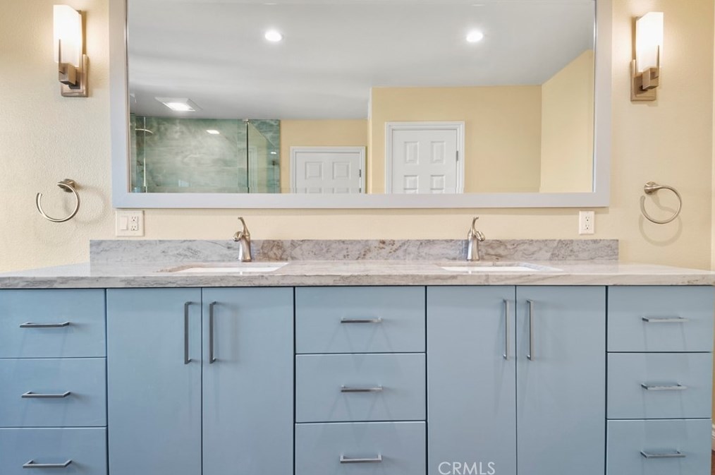 19245 Seabrook Ln, Huntington Beach CA  92648-5521 exterior