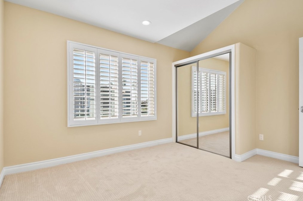 19245 Seabrook Ln, Huntington Beach CA  92648-5521 exterior