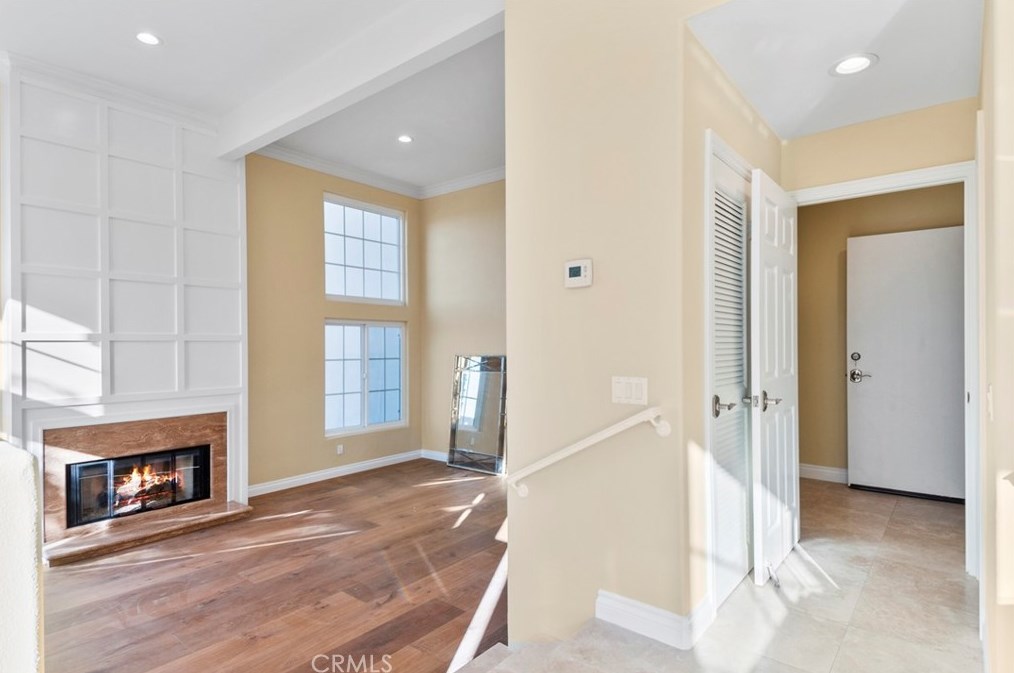 19245 Seabrook Ln, Huntington Beach CA  92648-5521 exterior