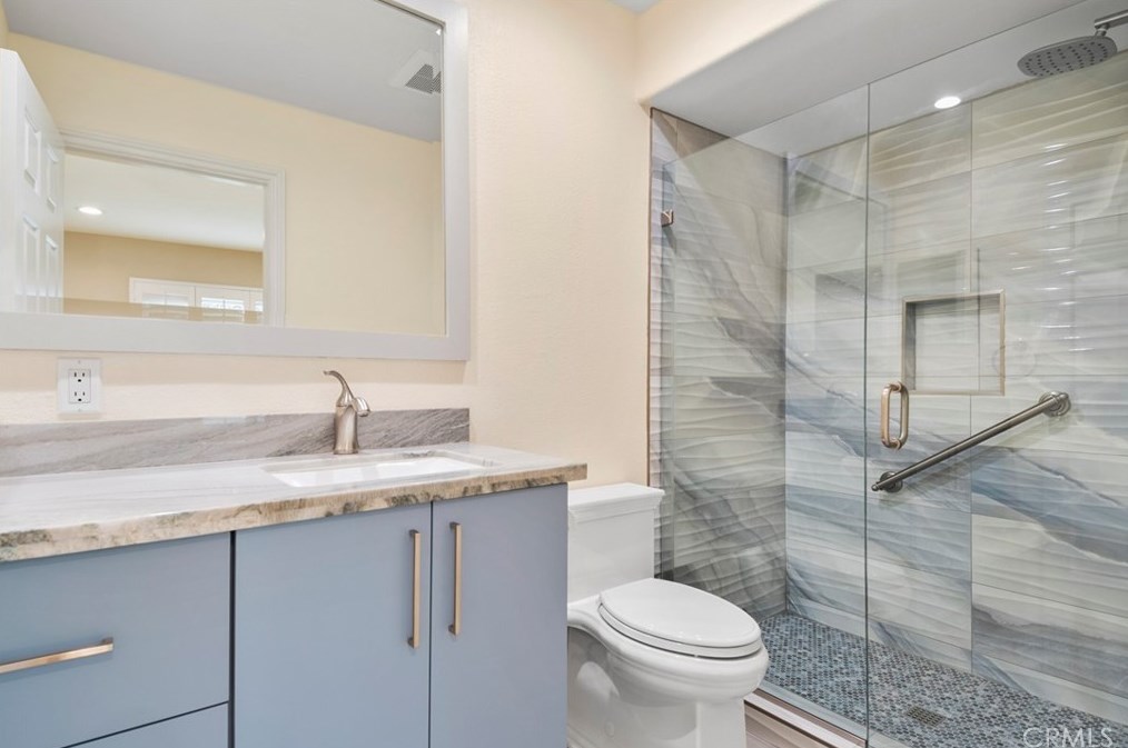 19245 Seabrook Ln, Huntington Beach CA  92648-5521 exterior