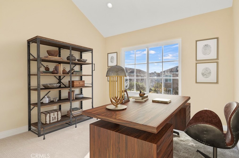 19245 Seabrook Ln, Huntington Beach CA  92648-5521 exterior