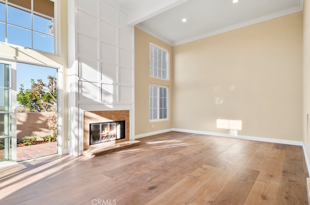 19245 Seabrook Ln, Huntington Beach CA  92648-5521 exterior
