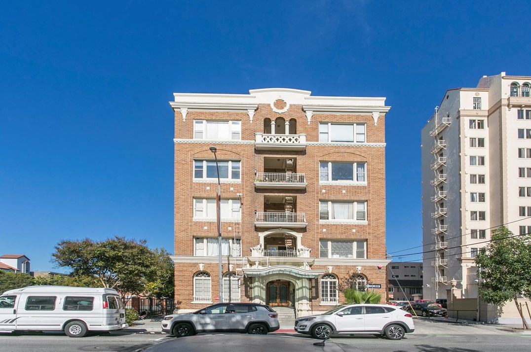 325 W 3rd St #401, Long Beach, CA 90802