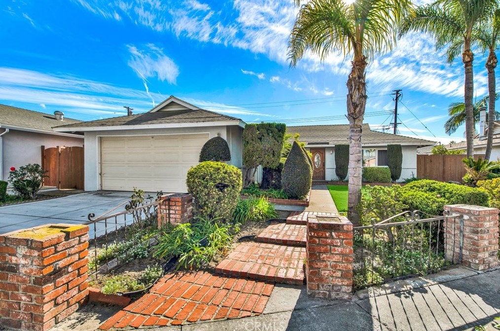 6022 Hardwick Cir, Huntington Beach, CA 92647-2222