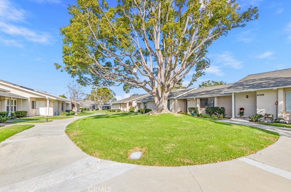 8565 Van Ness Ct, Huntington Beach, CA 92646-5679