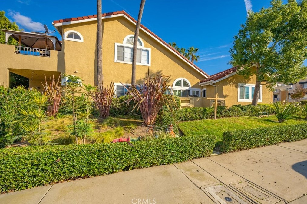 16912 Sims Lane #108, Huntington Beach, CA 92649