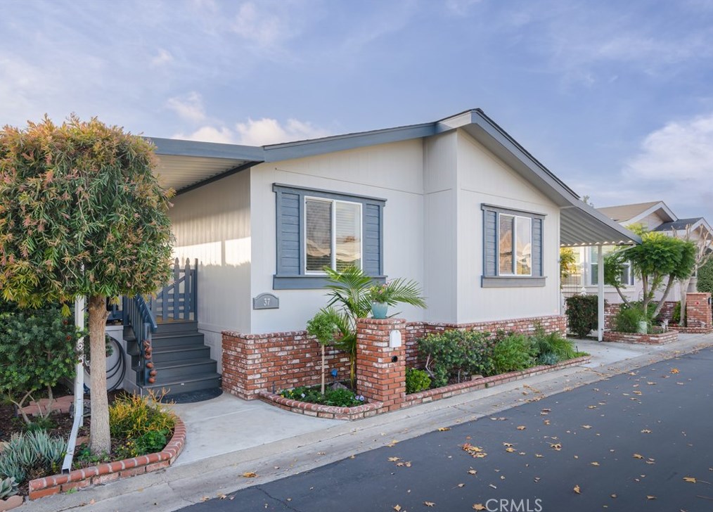 37 Estrella, Tustin, CA 92780