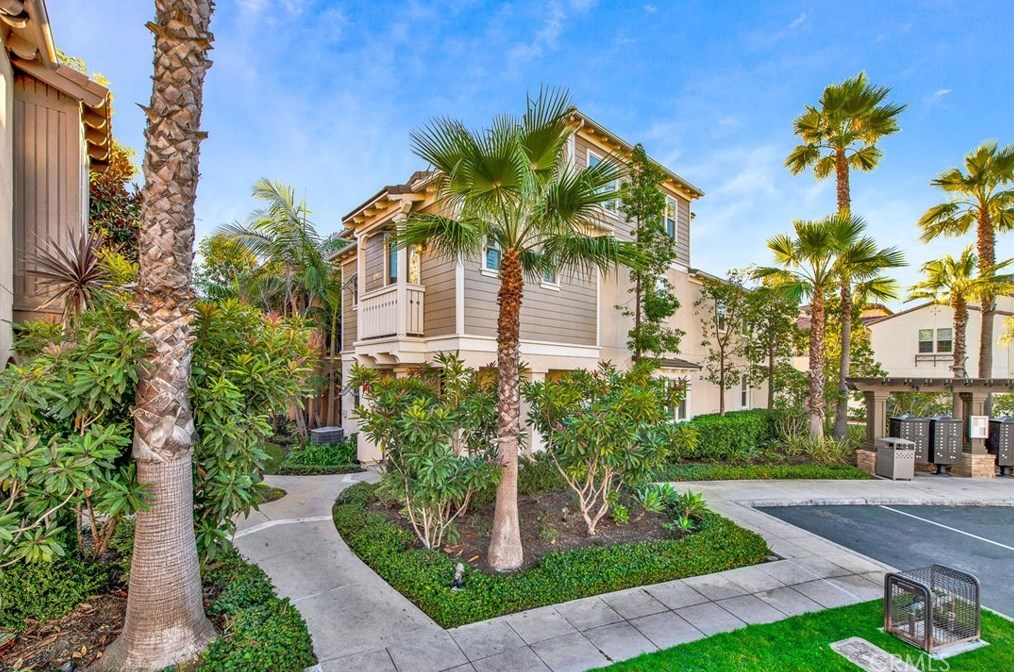 8410 Hibiscus Cir, Huntington Beach, CA 92646-6800