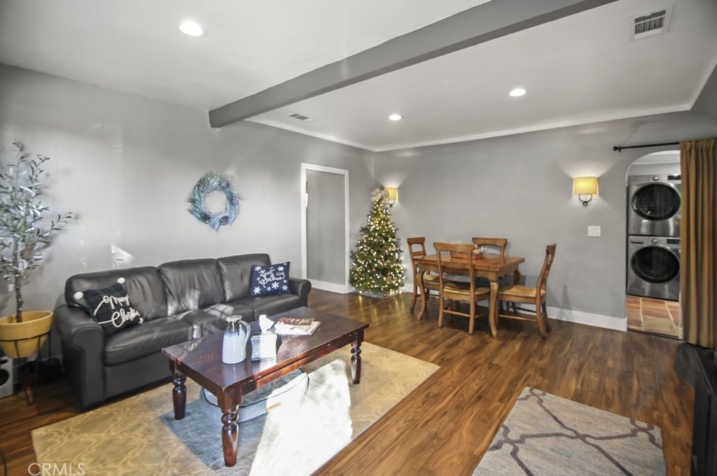 3961 Snow Dr, Los Angeles CA  90063-1246 exterior