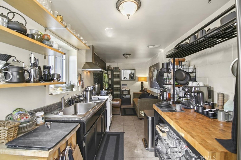 3961 Snow Dr, Los Angeles CA  90063-1246 exterior