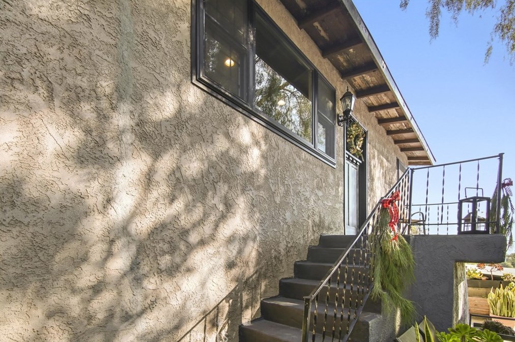 3961 Snow Dr, Los Angeles CA  90063-1246 exterior