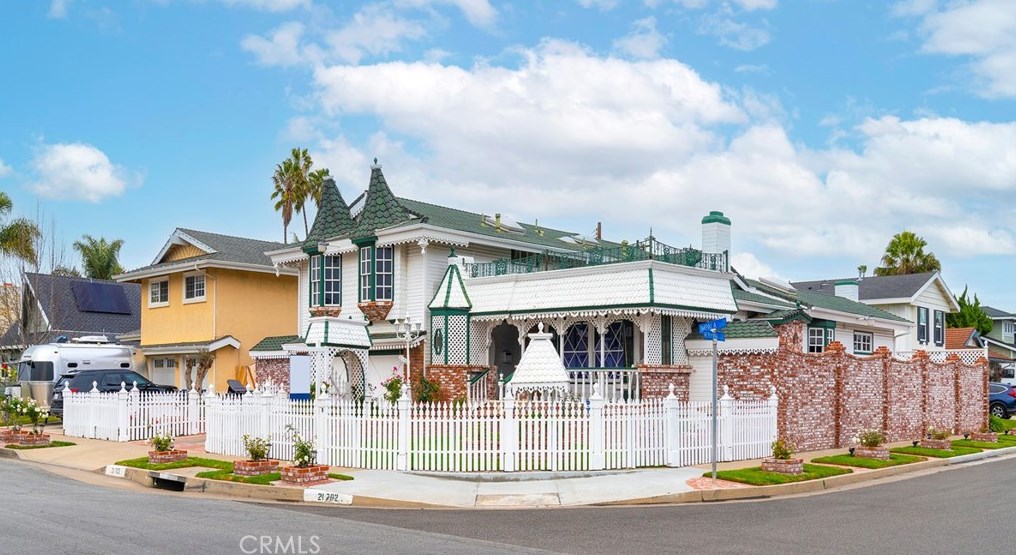 21702 Impala Ln, Huntington Beach, CA 92646-7939