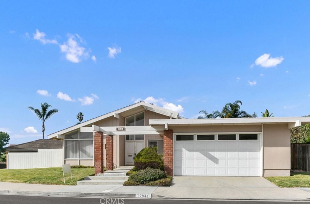 19841 Scenic Bay Ln, Huntington Beach, CA 92648-2620