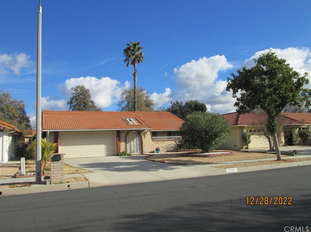 1138 Bottle Tree Way, Hemet, CA 92545-7825