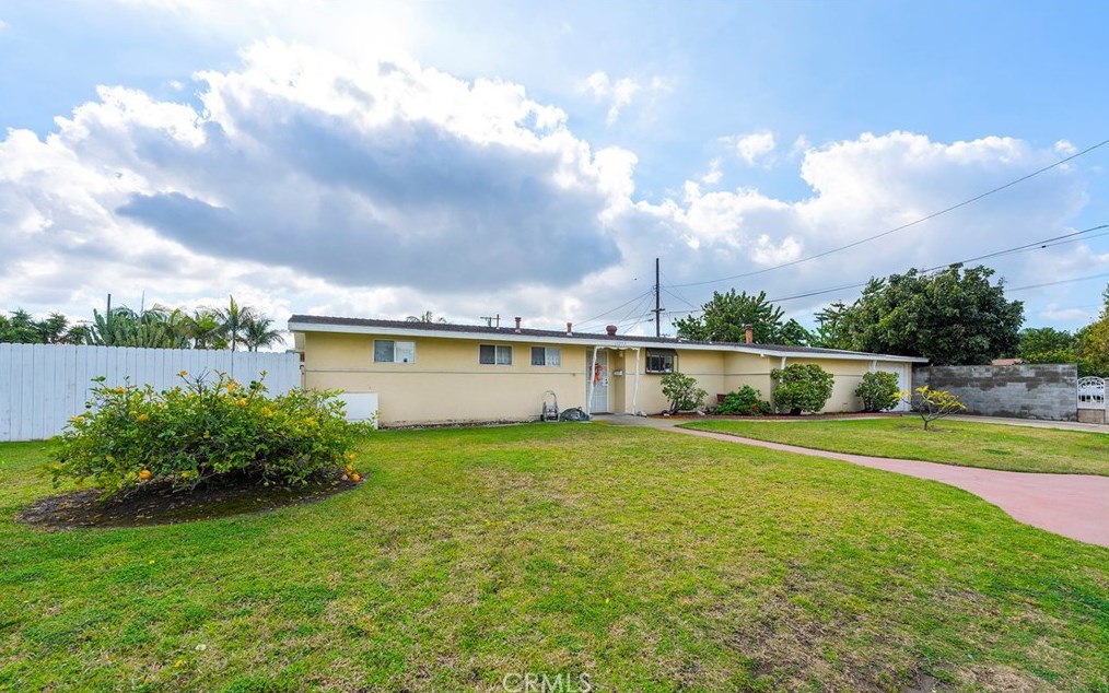 8272 23rd St, Westminster, CA 92683-3260