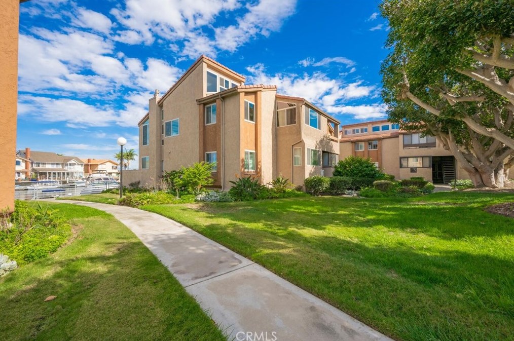 17094 Bluewater Ln #131, Huntington Beach, CA 92649
