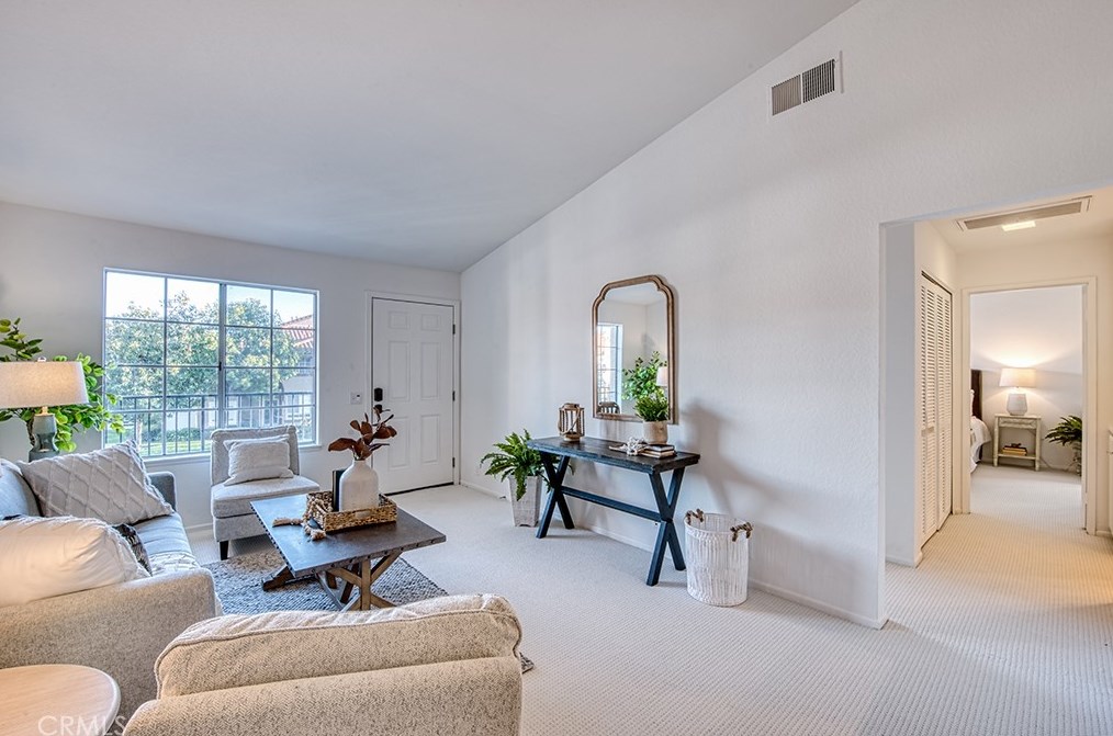 19 Milkwood #100, Trabuco Canyon, CA 92688