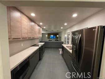 8641 Acapulco Cir, Huntington Beach CA  92646-2601 exterior
