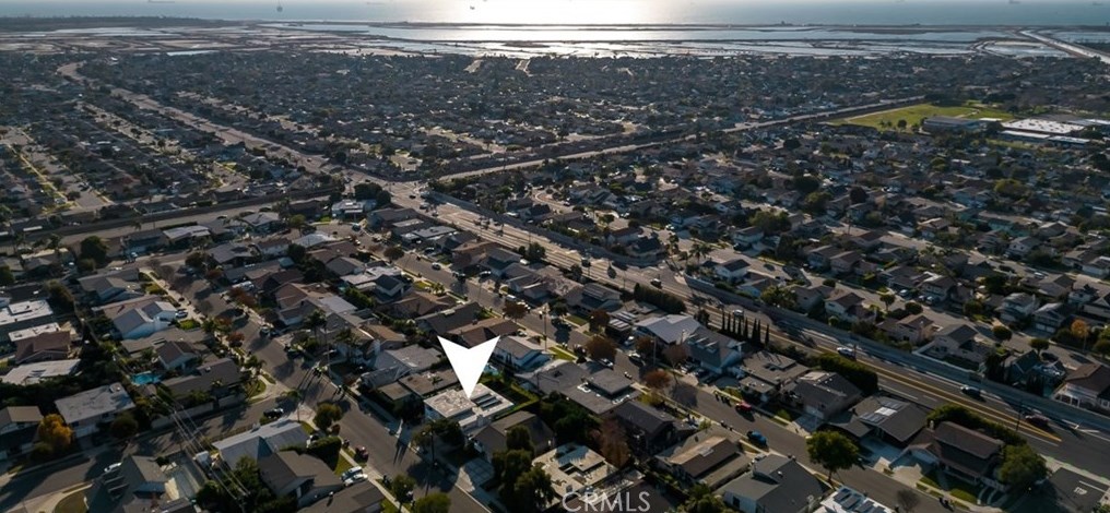 17331 La Mesa Ln, Huntington Beach, CA 92647-6109