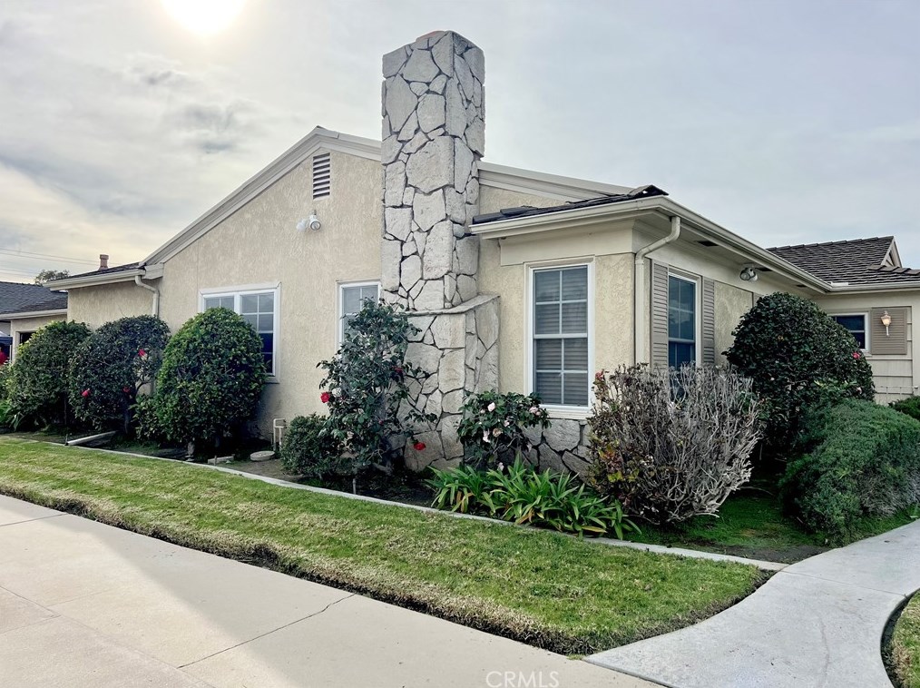 1554 Cris Ave, Anaheim CA  92802-2507 exterior