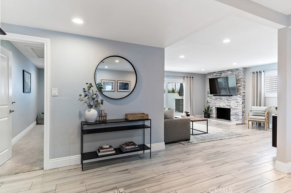 10411 Oronsay Cir, Huntington Beach, CA 92646-4326