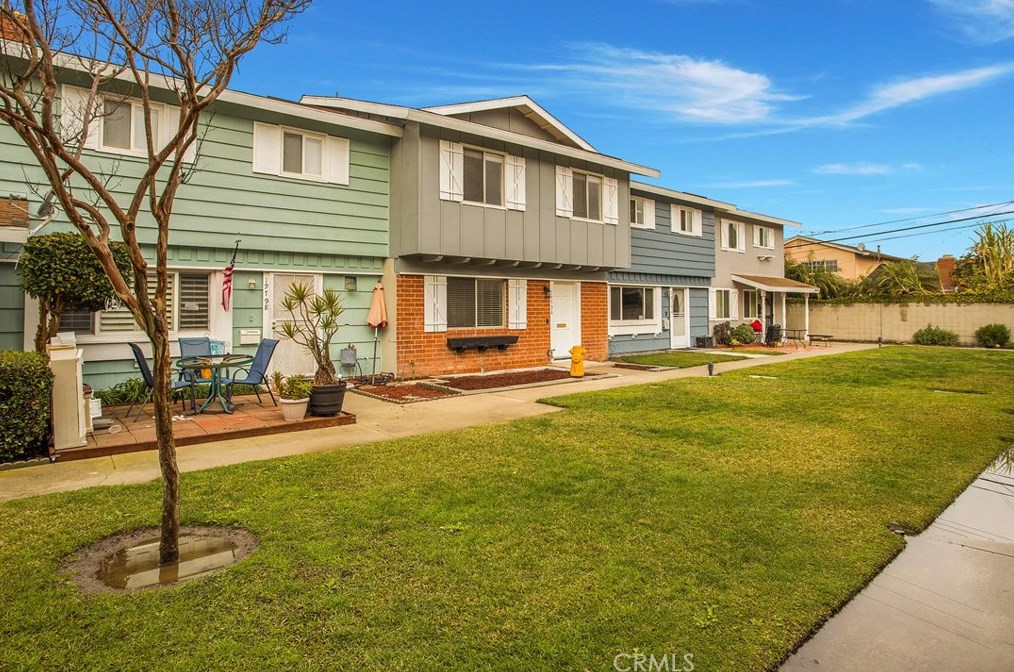 19796 Ramsgate Ln, Huntington Beach, CA 92646-4345