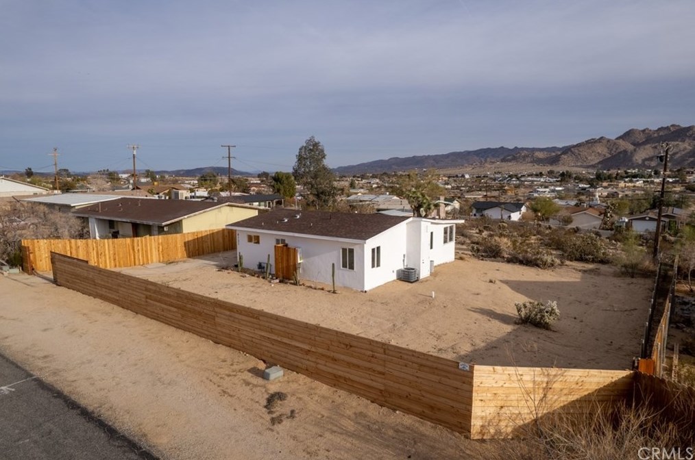 6131 Panorama St, Joshua Tree CA  92252-2120 exterior