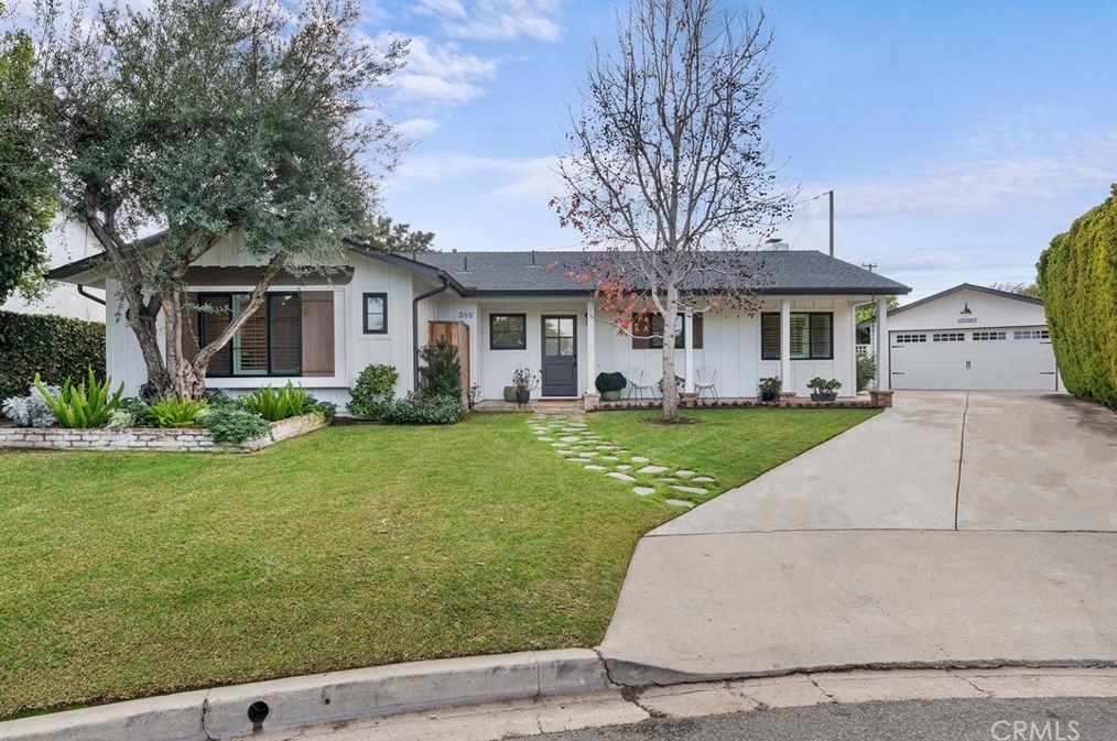 385 Mira Loma Pl, Costa Mesa, CA 92627-4625