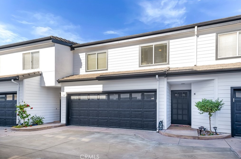 2223 Pacific Ave, Costa Mesa, CA 92627-4894