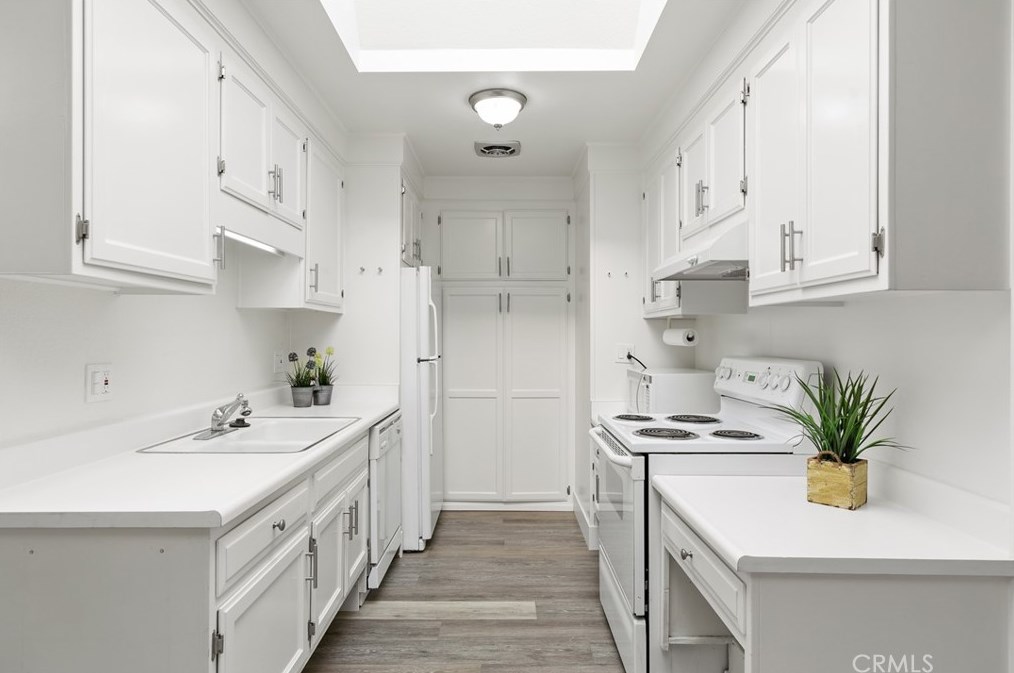2210 Via Mariposa #b, Laguna Beach, CA 92637
