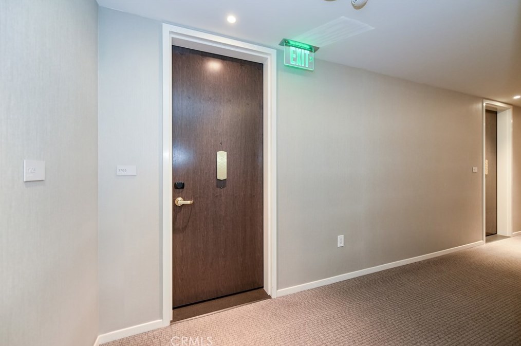 889 Francisco St #1703, Los Angeles, CA 90017