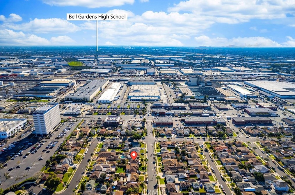 2566 Fidelia Ave, Los Angeles CA  90040-2307 exterior