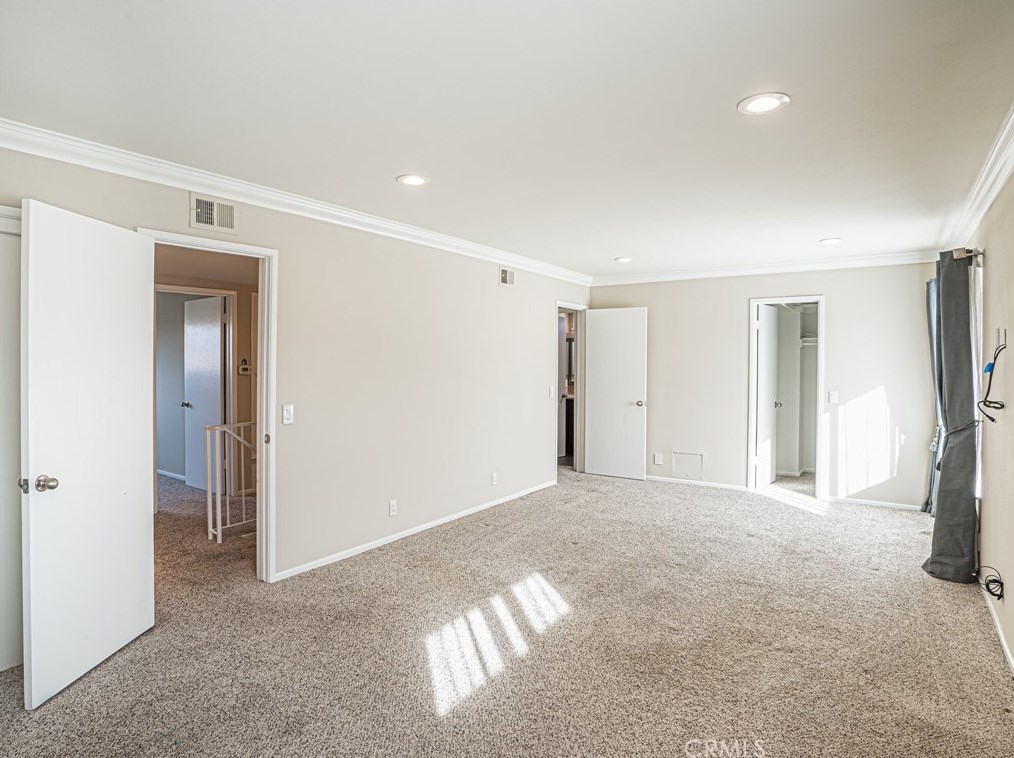 21581 Bahama Ln, Huntington Beach CA  92646-7807 exterior