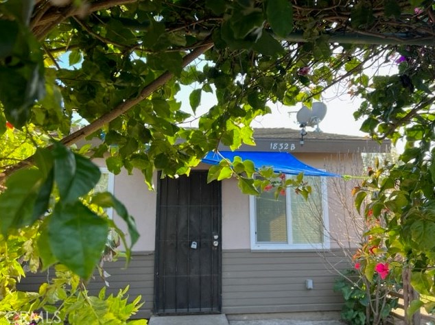 1832 Pine St, Santa Ana, CA 92703-4469