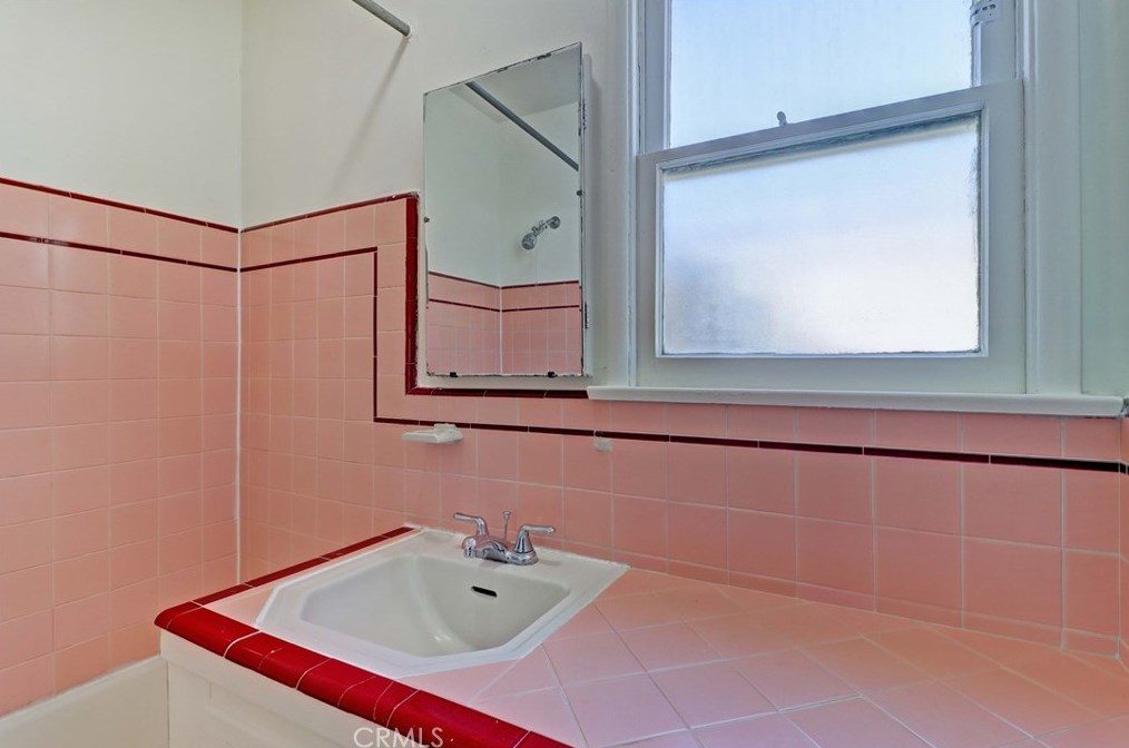4426 Verdugo Rd, Los Angeles CA  90065-4829 exterior