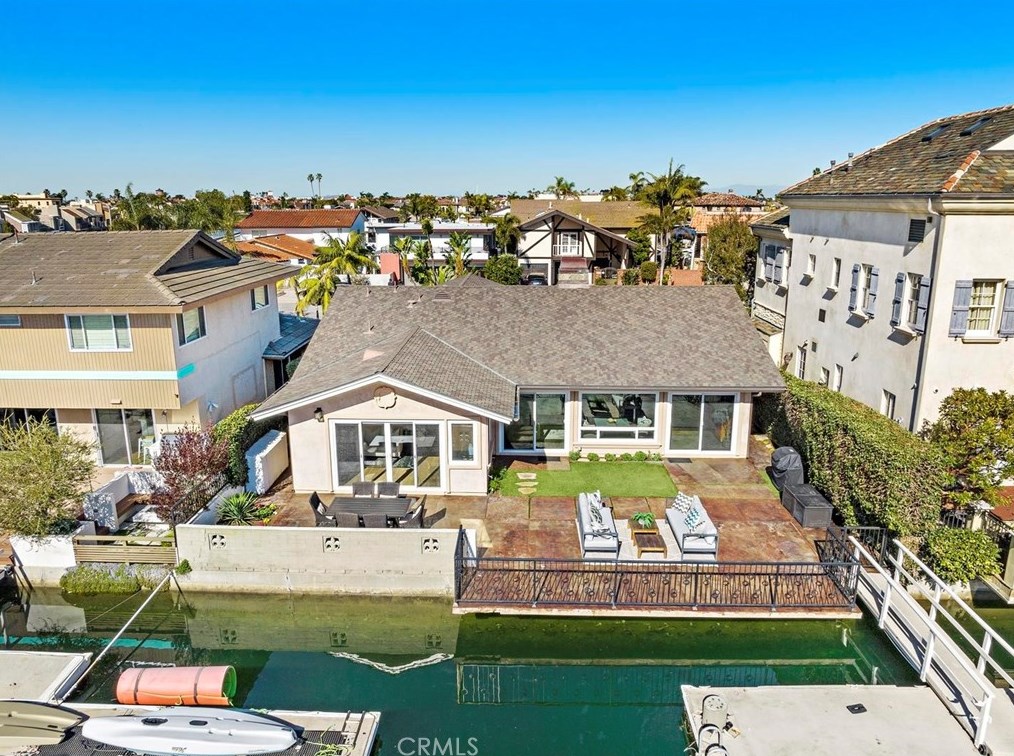 3262 Falkland Cir, Huntington Beach, CA 92649-2812