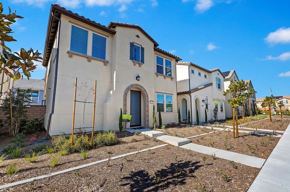 16128 Meadowhouse Ave, Chino, CA 91708