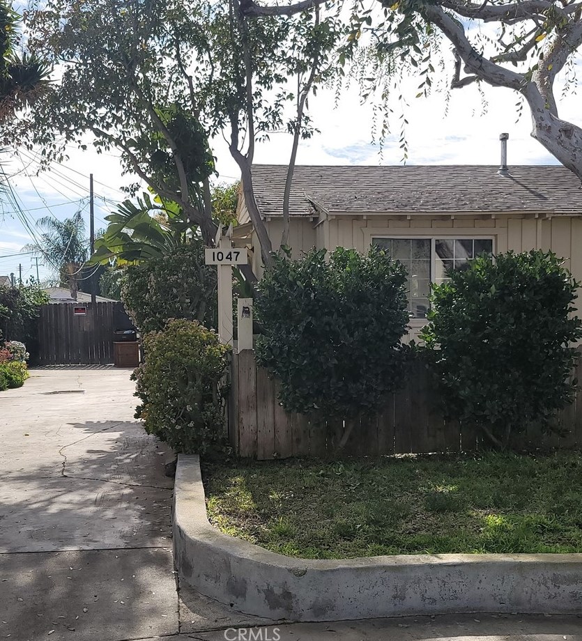 1047 W Wilson St, Costa Mesa, CA 92627
