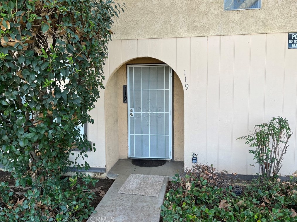 119 Tiger Ln, San Jacinto, CA 92583
