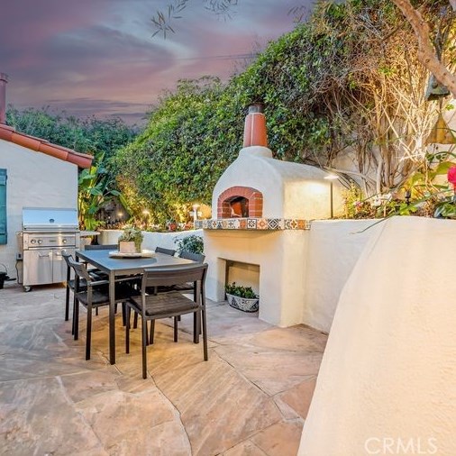 802 Rembrandt Dr, Laguna Beach CA  92651-3417 exterior