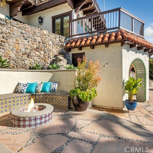 802 Rembrandt Dr, Laguna Beach CA  92651-3417 exterior