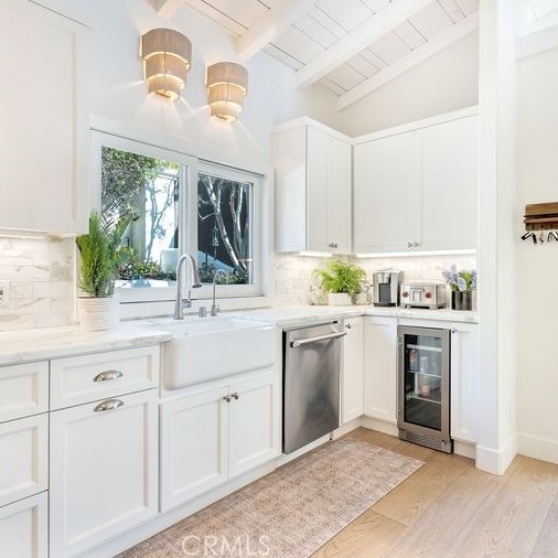 802 Rembrandt Dr, Laguna Beach CA  92651-3417 exterior